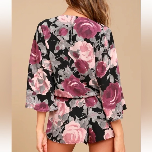 NWT Lulu’s What's Bloomin' Black Floral Print Romper - Picture 8 of 12